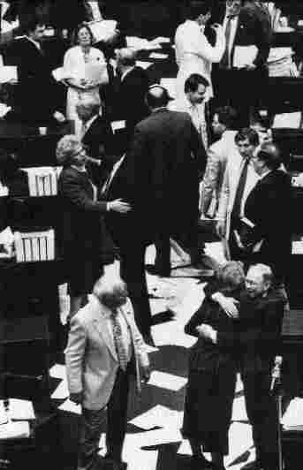 1989 legislative session draws to a close. Missouri State Archives, Associated Press Collection